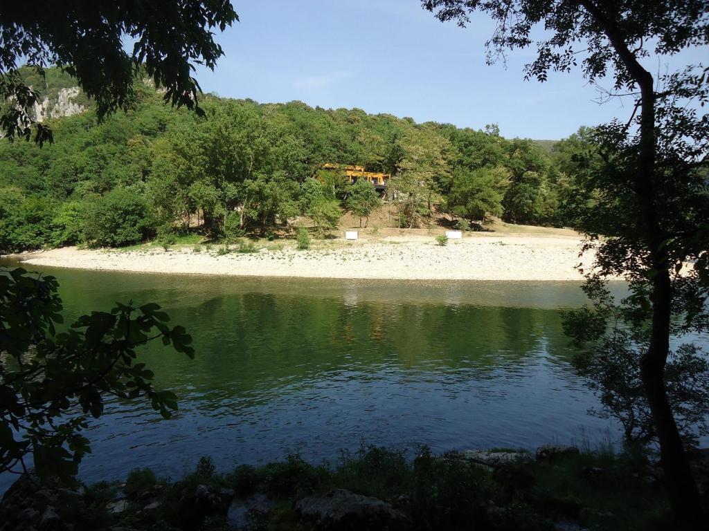 Prehistoric Lodge Vallon-Pont-dʼArc Esterno foto