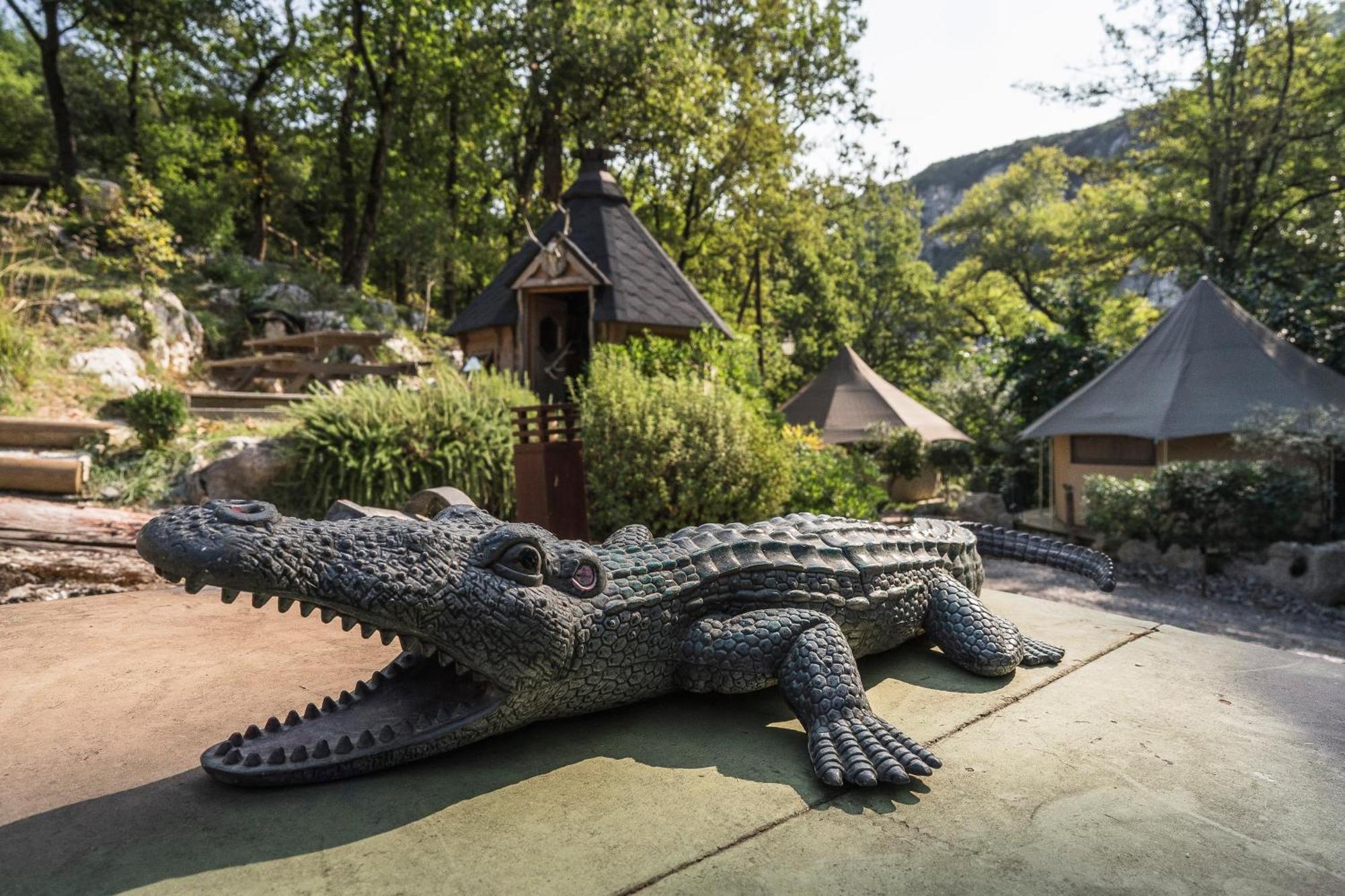 Prehistoric Lodge Vallon-Pont-dʼArc Esterno foto