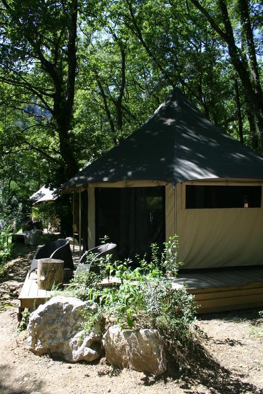 Prehistoric Lodge Vallon-Pont-dʼArc Camera foto