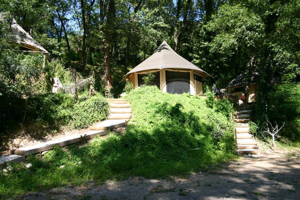 Prehistoric Lodge Vallon-Pont-dʼArc Camera foto